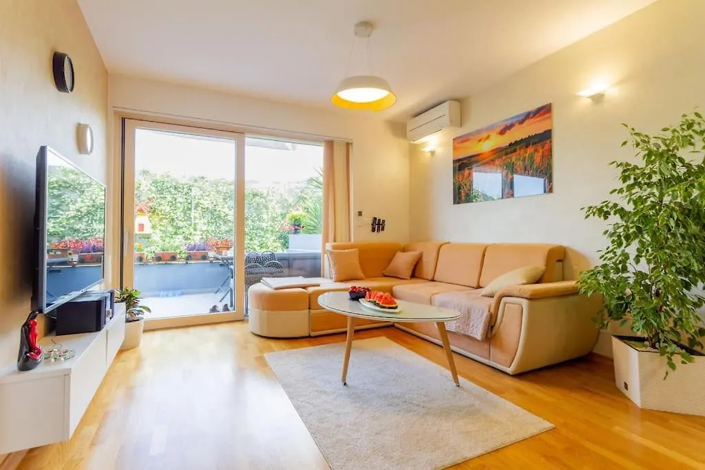 Apartment Naduno 2Min Walk To Beach Split