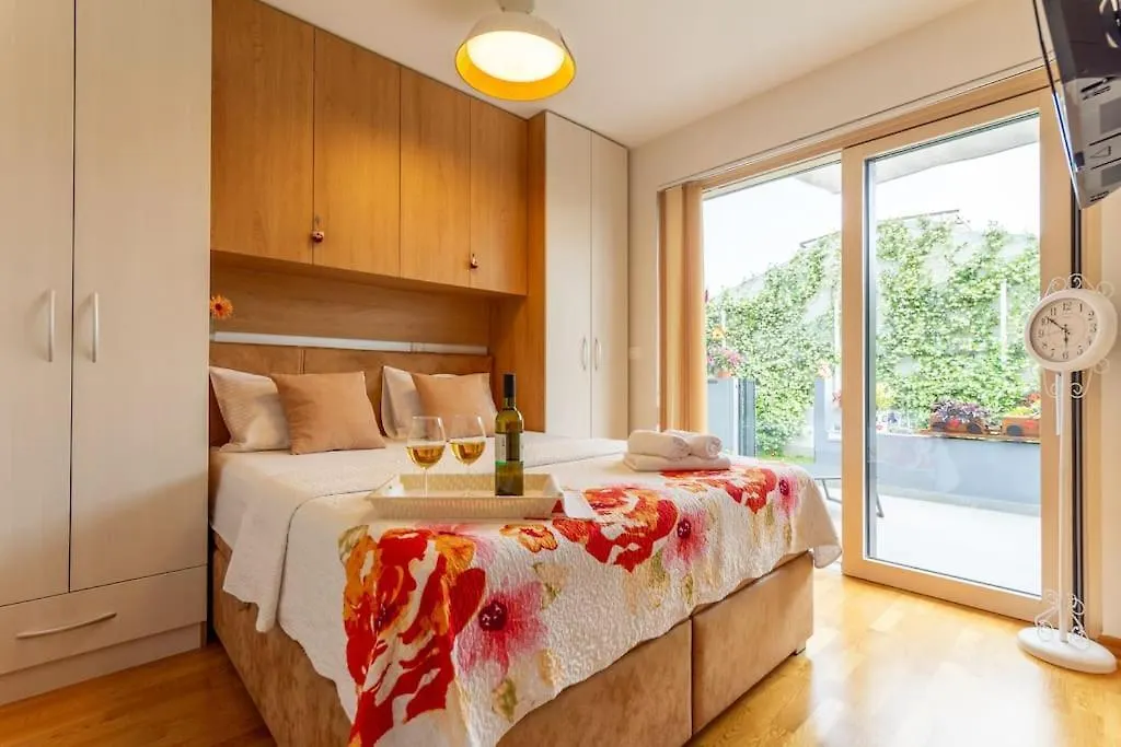 Apartment Naduno 2Min Walk To Beach Split Kroatië