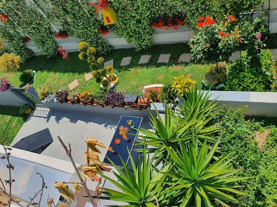Apartment Naduno 2Min Walk To Beach Split